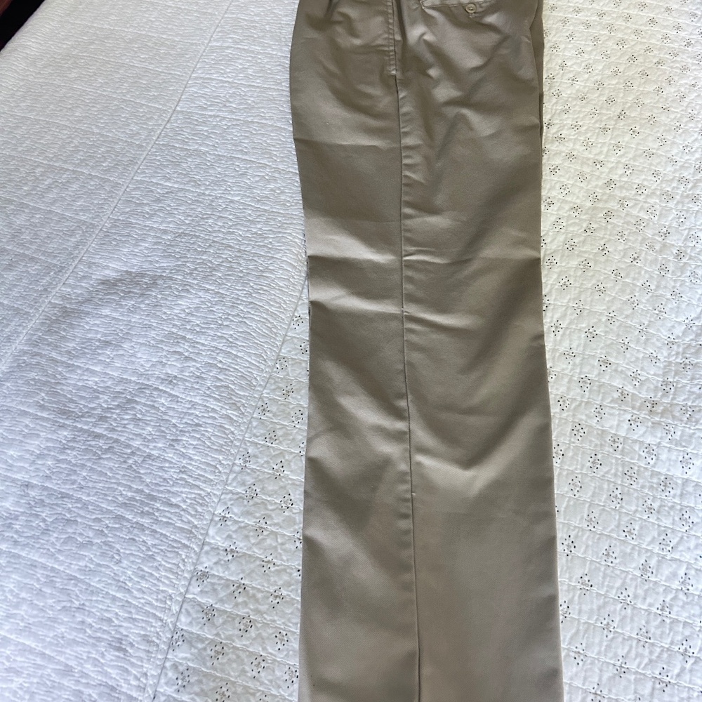 Izod Khaki's Men's 33x32